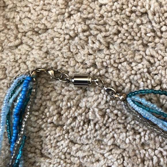 Shell Necklace - Picture 3 of 7